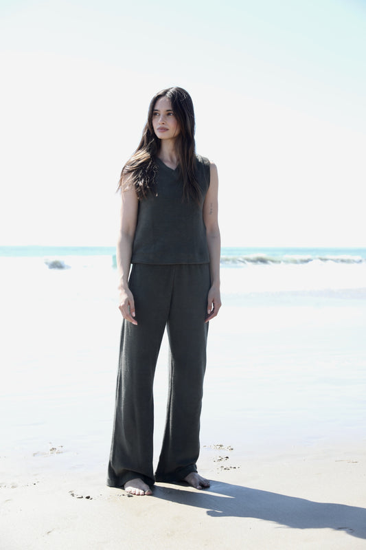 The V neck in 100% Japanese Cotton Terry