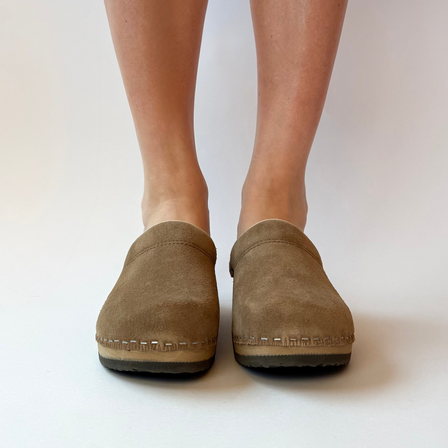 Embla I Umber Suede