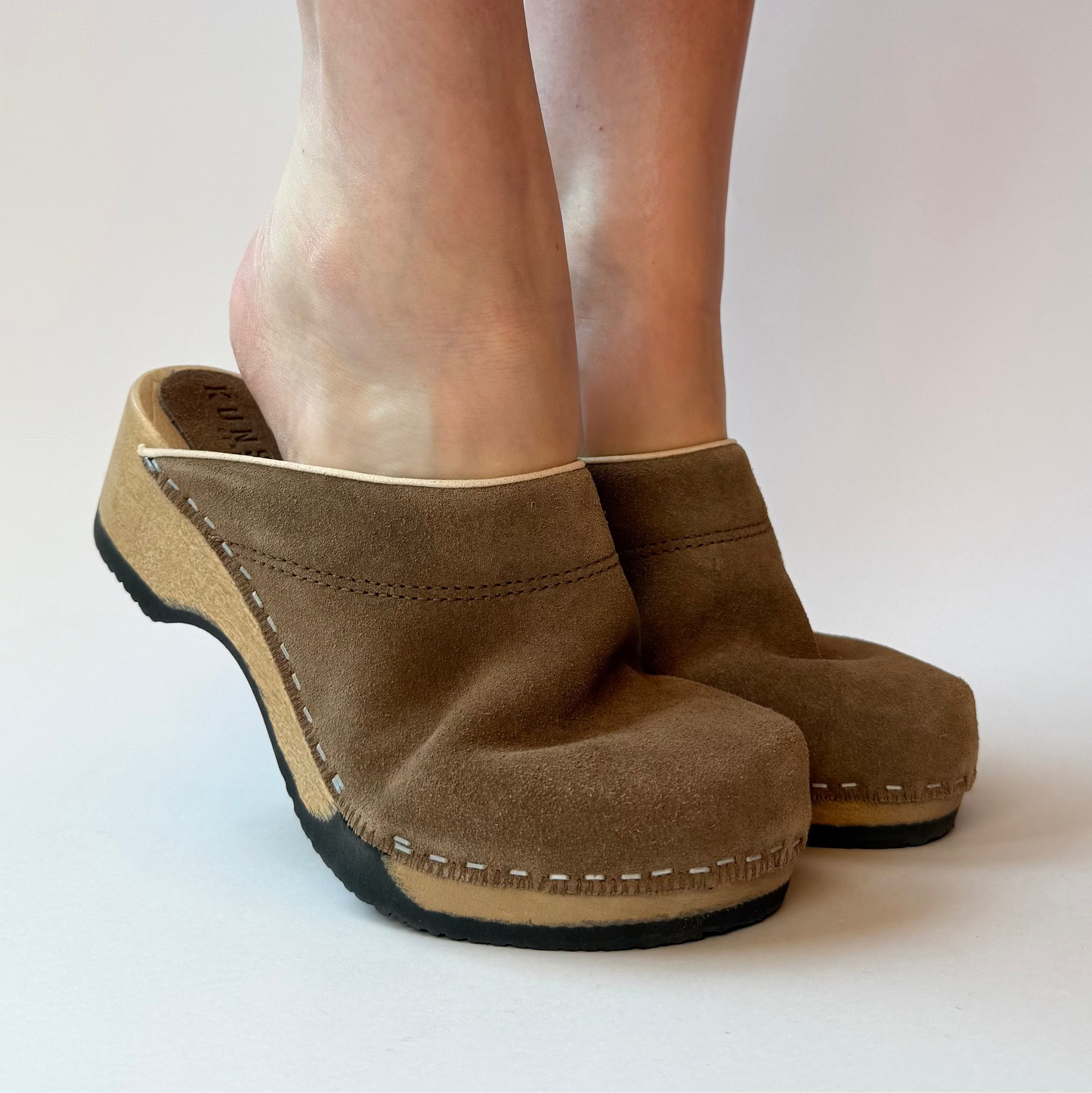 Embla I Umber Suede